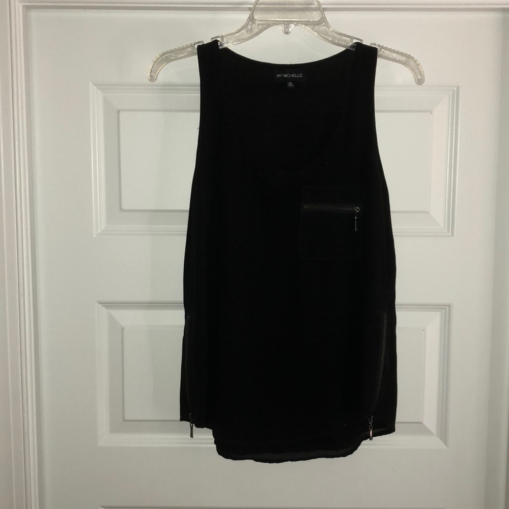 Black sleeveless top
